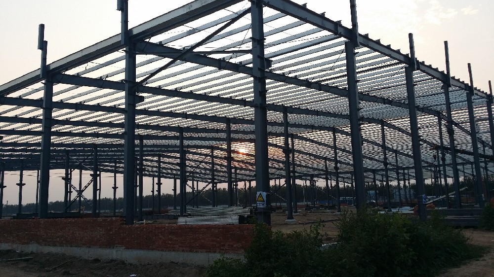 鋼結(jié)構(gòu)安裝時如何確保它的穩(wěn)定性